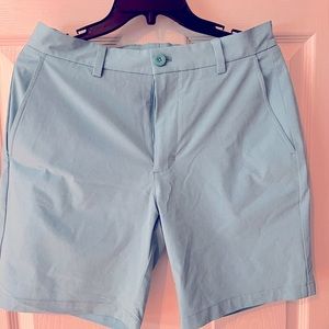 Mens Vineyard Vines performance shorts in a dark Mint green, size 30